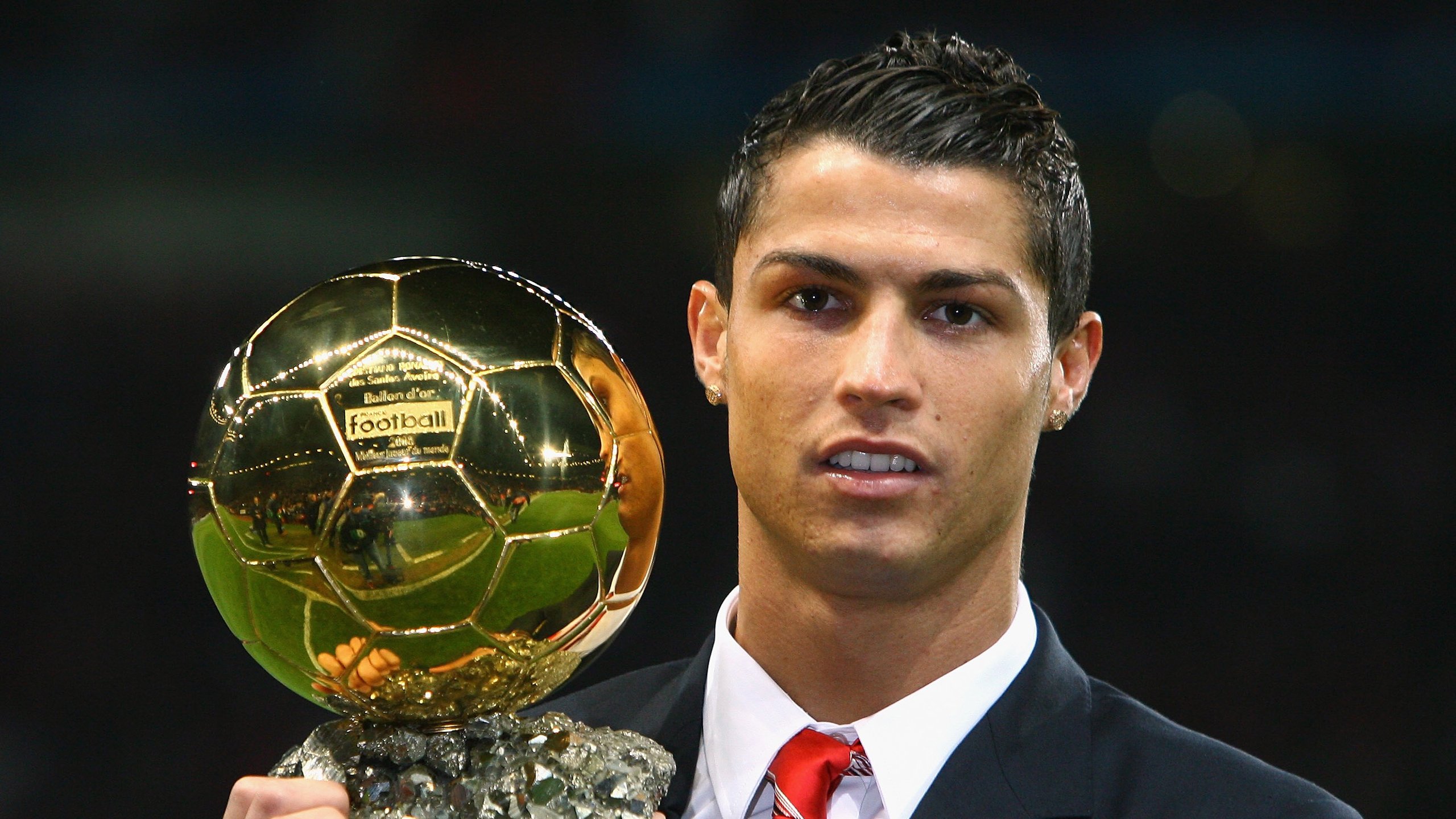 生态足球友谊赛：绿色生活新体验，足球师生友谊赛